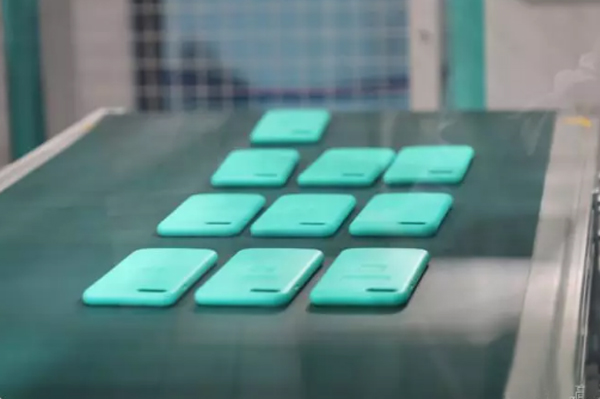 2019年，5G时代手机外壳给注塑行业带来新的机会